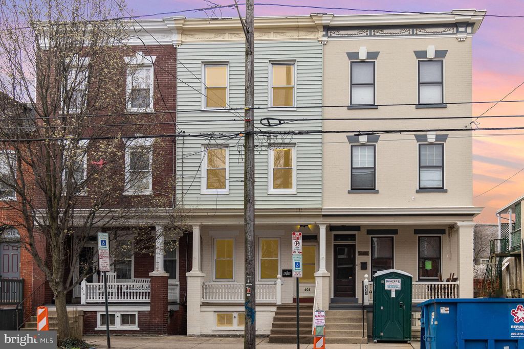 Photo of 608 E Chestnut Street, Lancaster, PA 17602 (MLS # PALA2048838)