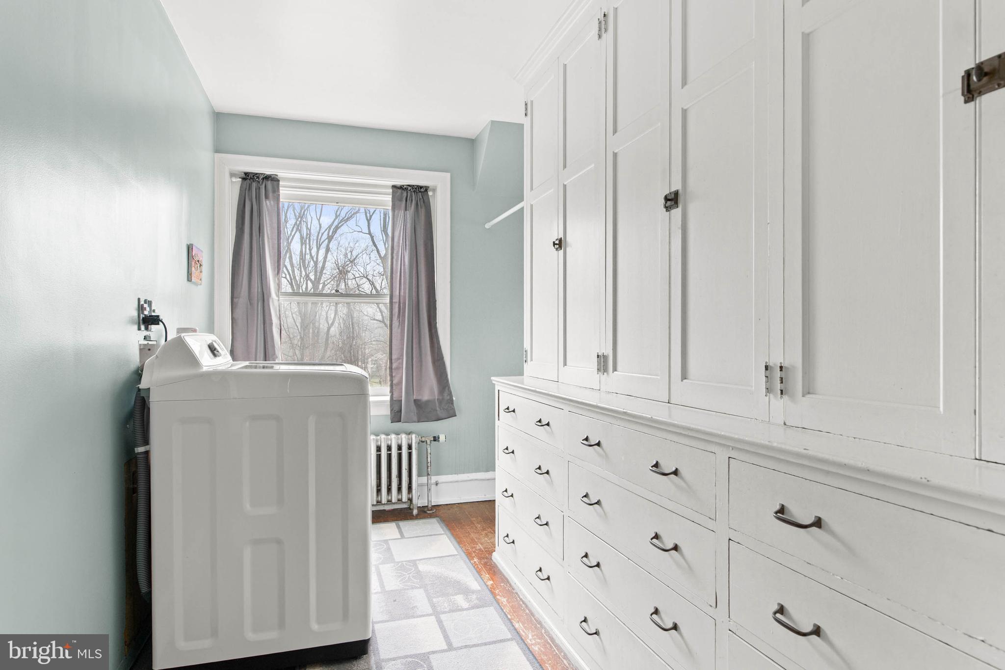 DOWNTOWN WAYNE - Residential