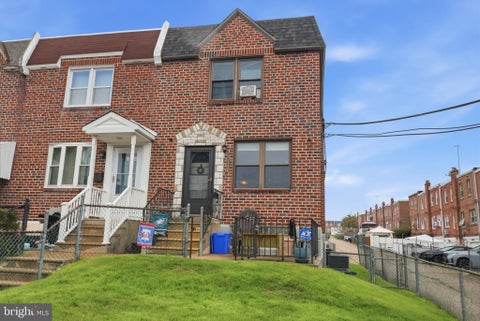 Townhouse For Sale - 3149 Fairfield St<br/> PHILADELPHIA, PA 19136