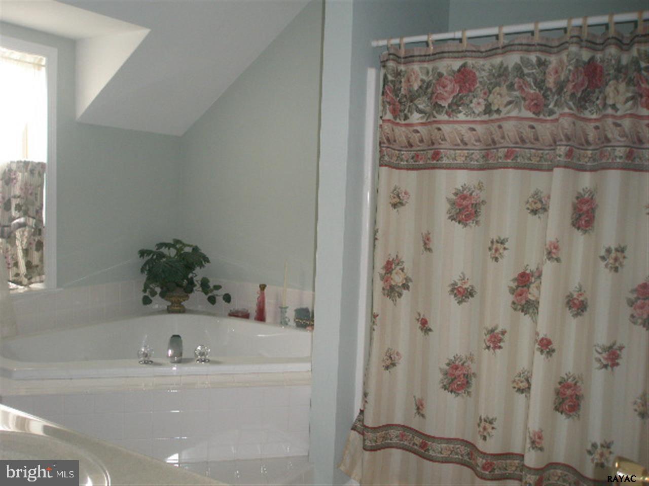 BENTLEY CROFT - Residential