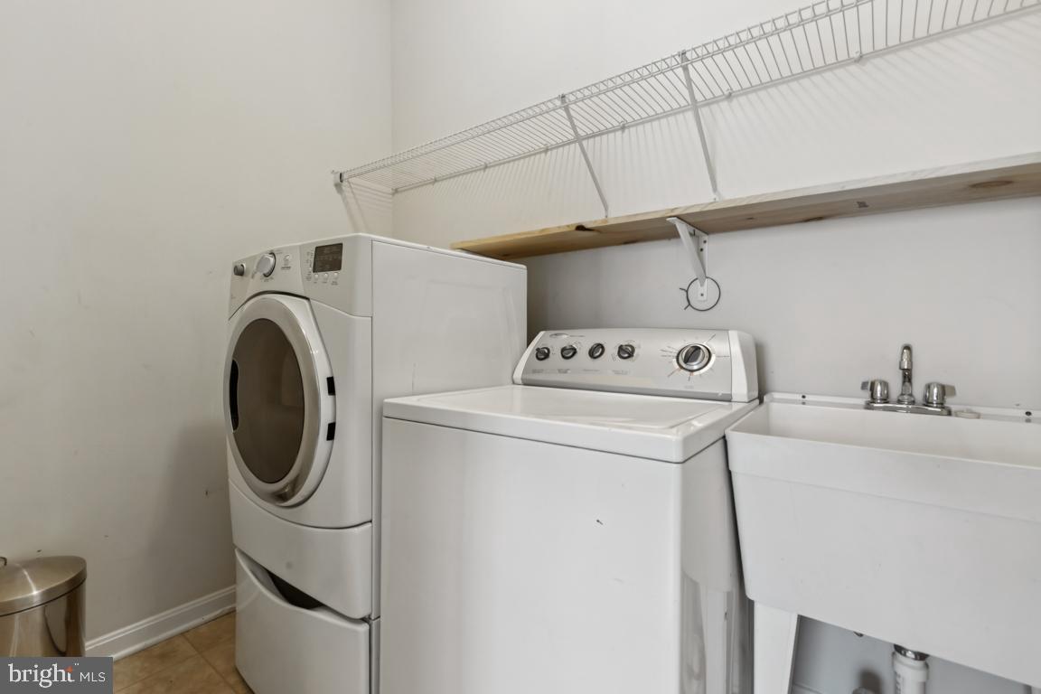 STONEWALL MANOR - Residential