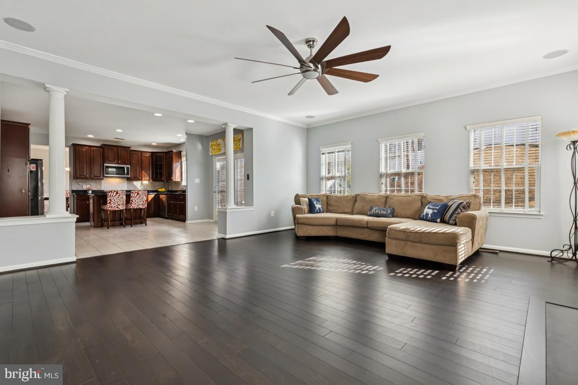 STONEWALL MANOR - Residential