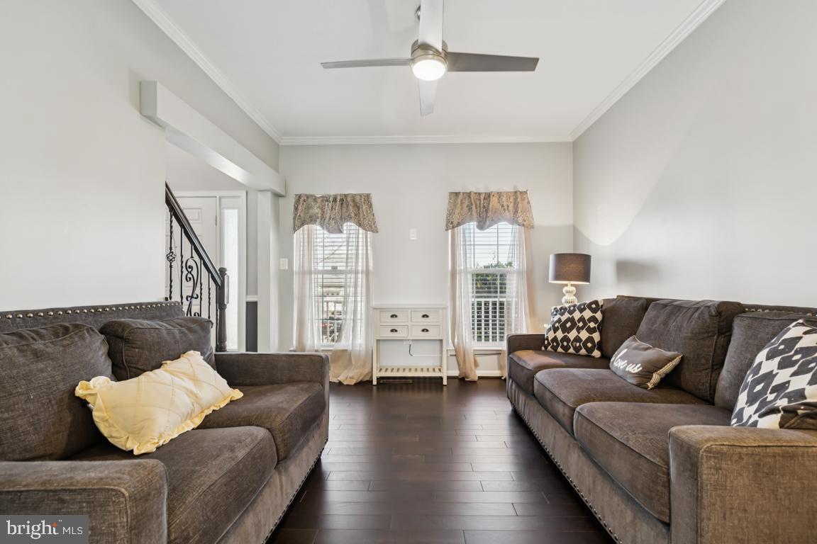 STONEWALL MANOR - Residential