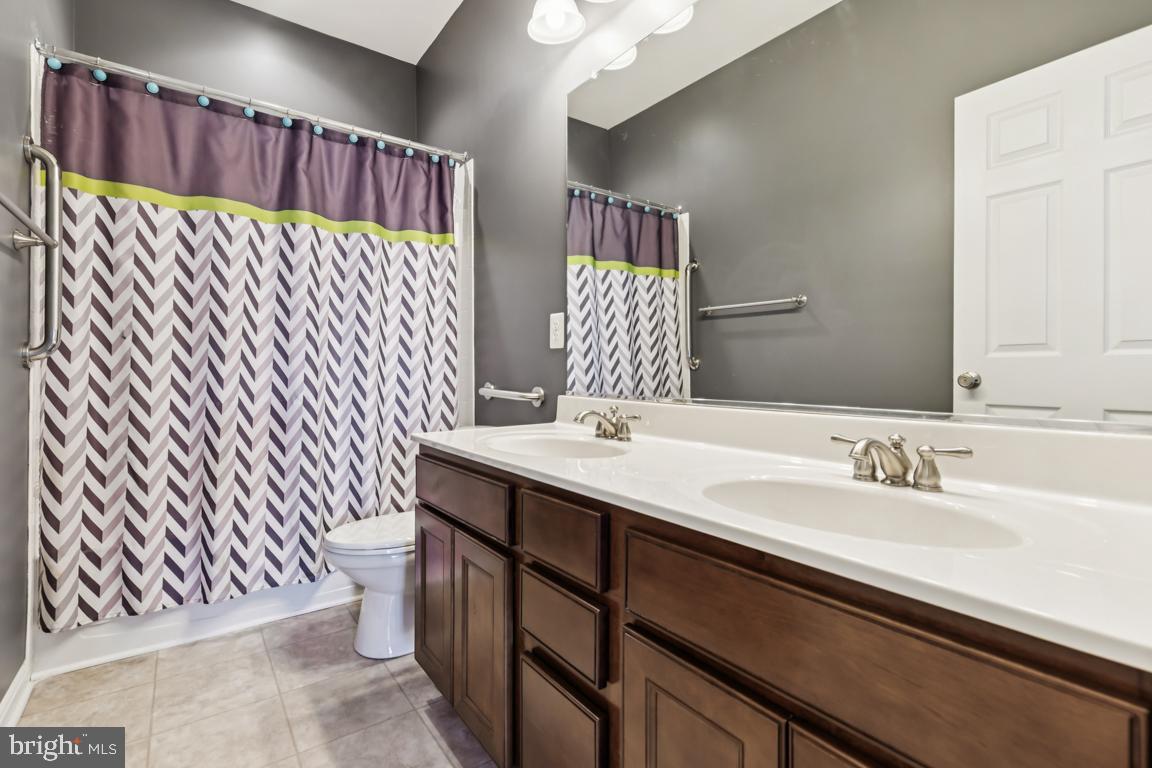 STONEWALL MANOR - Residential