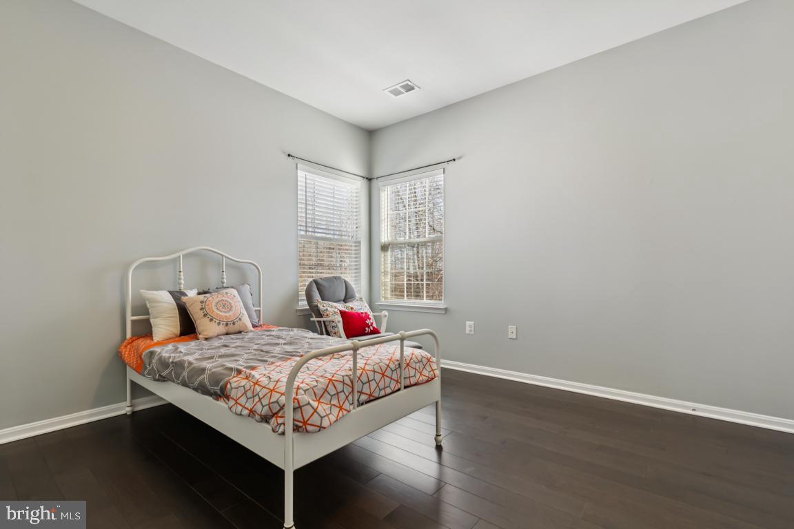 STONEWALL MANOR - Residential