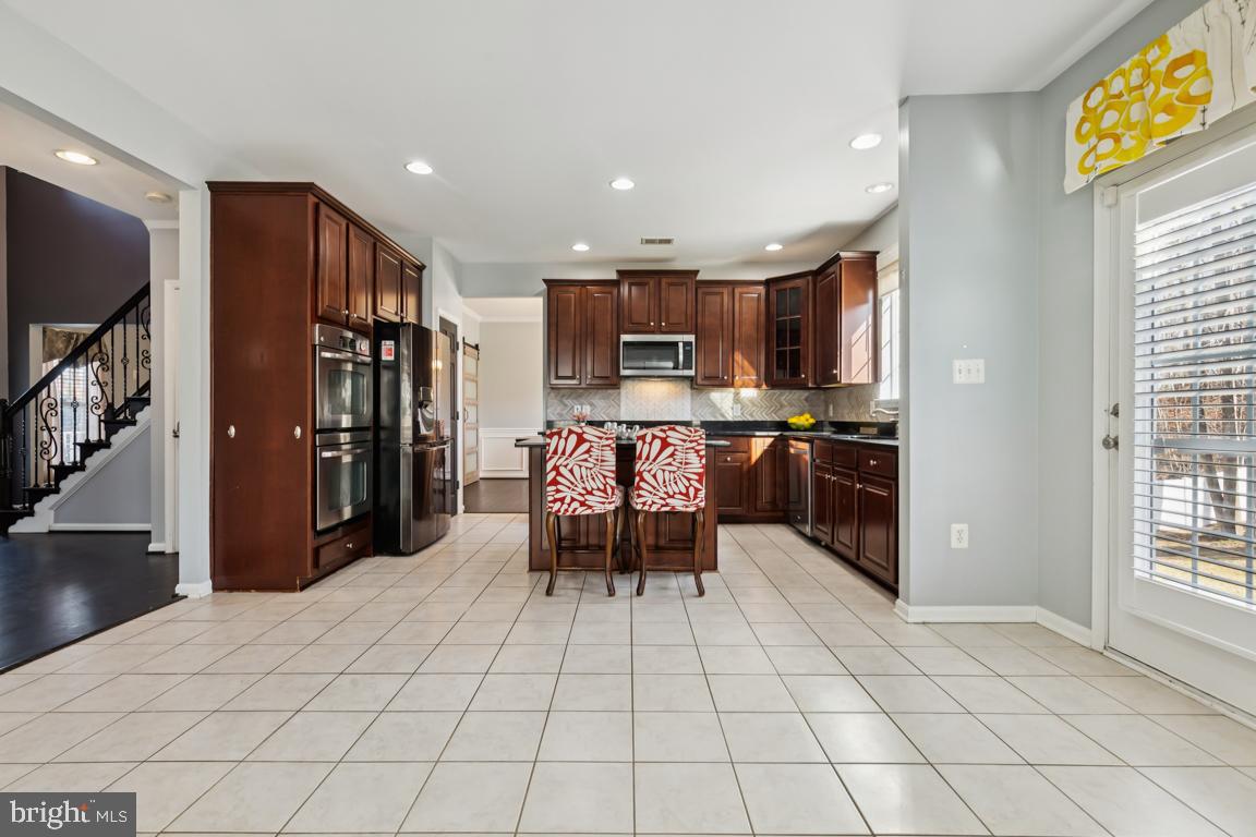 STONEWALL MANOR - Residential