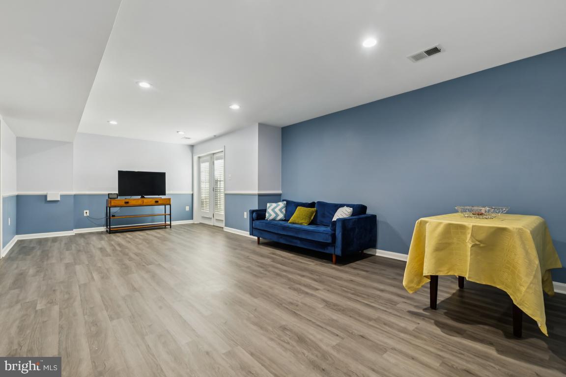 STONEWALL MANOR - Residential