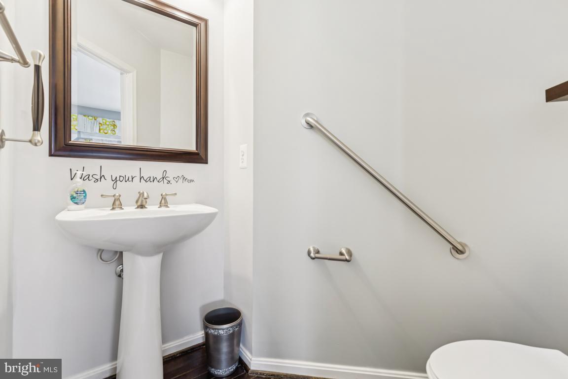 STONEWALL MANOR - Residential