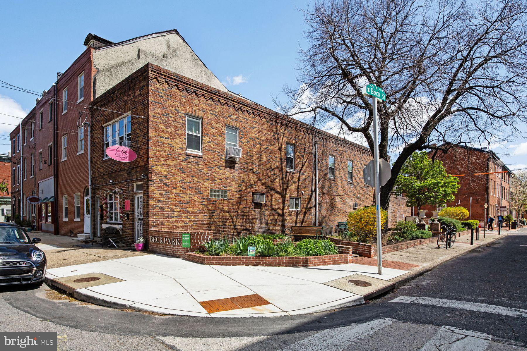 QUEEN VILLAGE - Residential