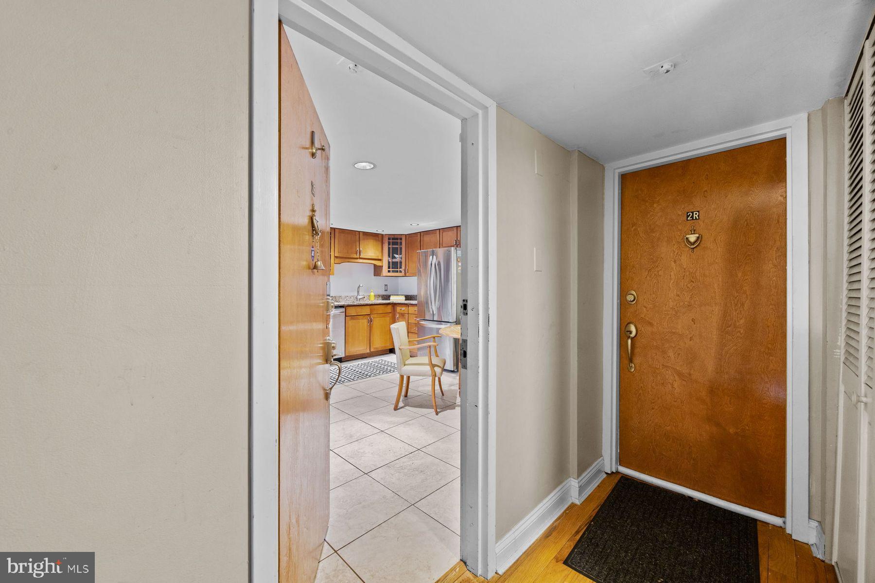 QUEEN VILLAGE - Residential