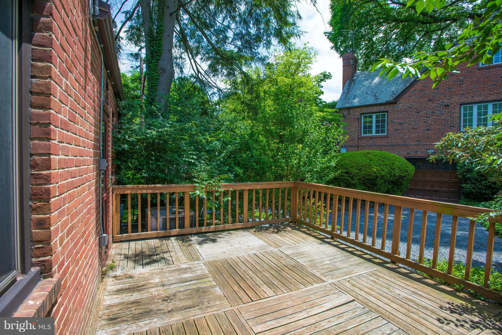 SOUTH WOODSIDE PARK - Farm