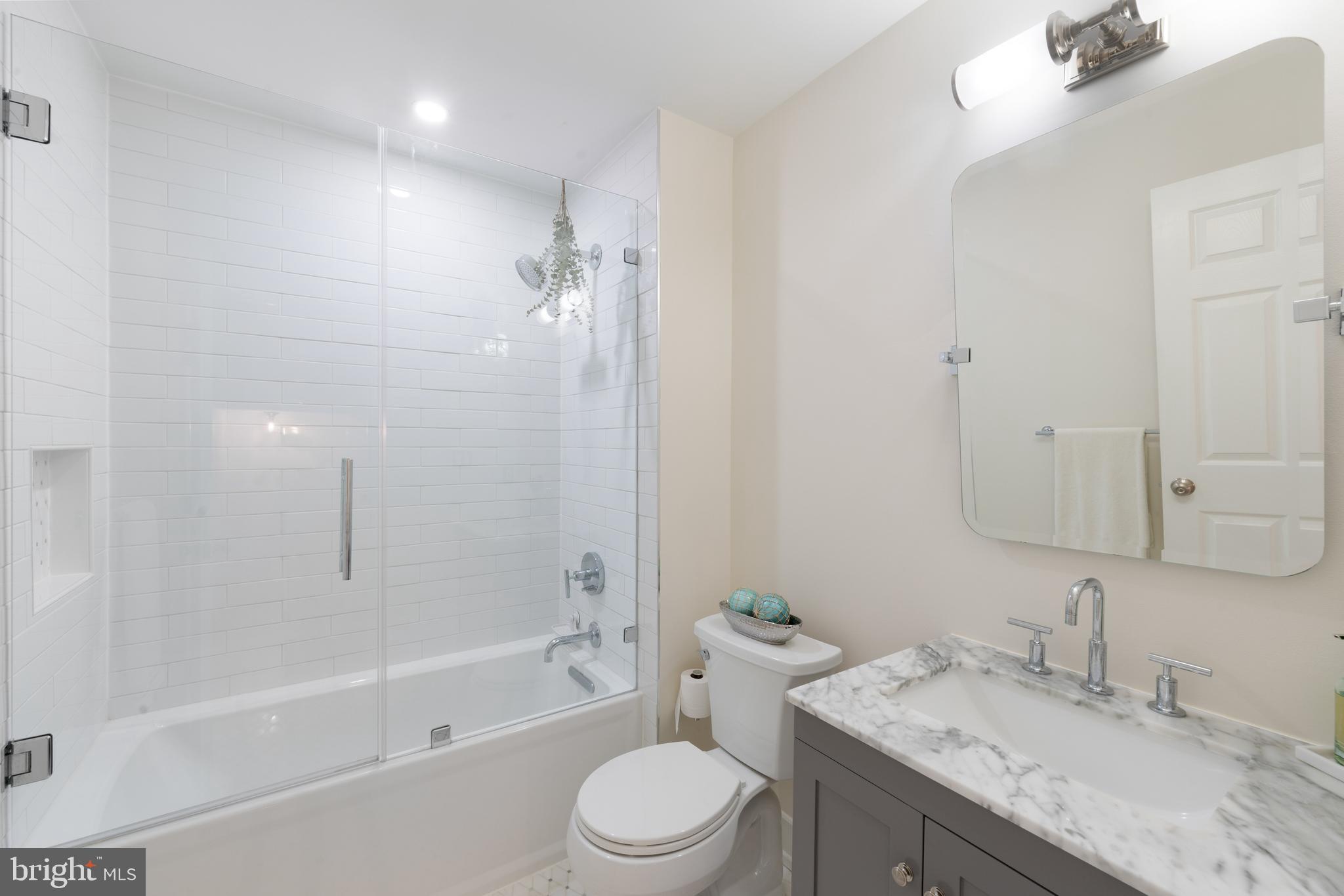 OAKWOOD AT PLYMOUT - Residential