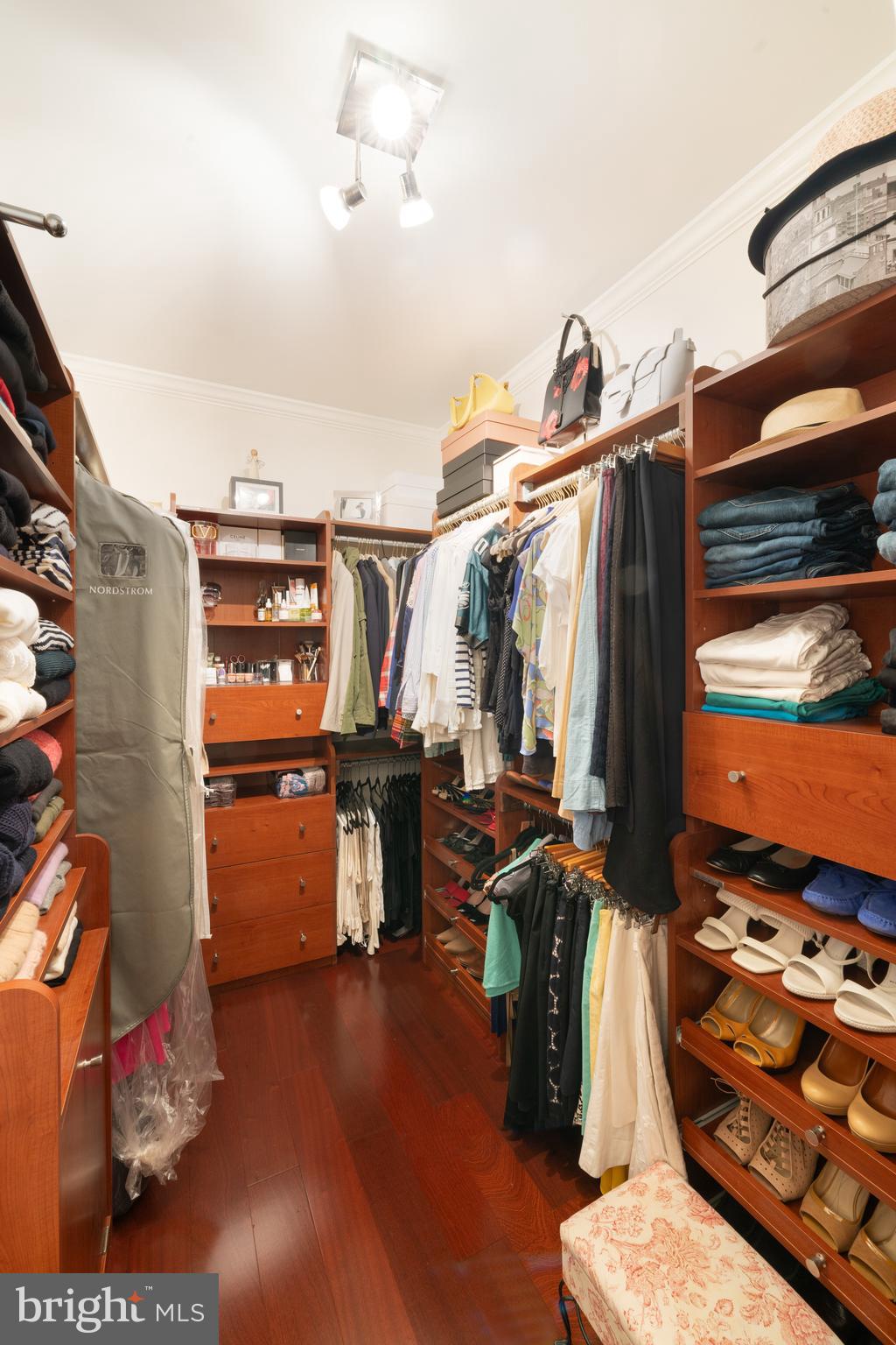 OAKWOOD AT PLYMOUT - Residential