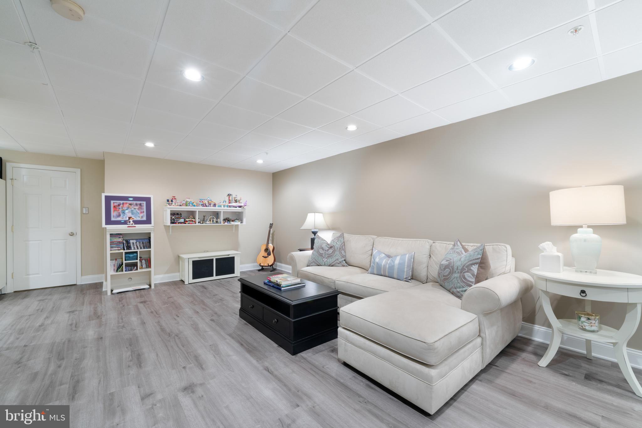 OAKWOOD AT PLYMOUT - Residential