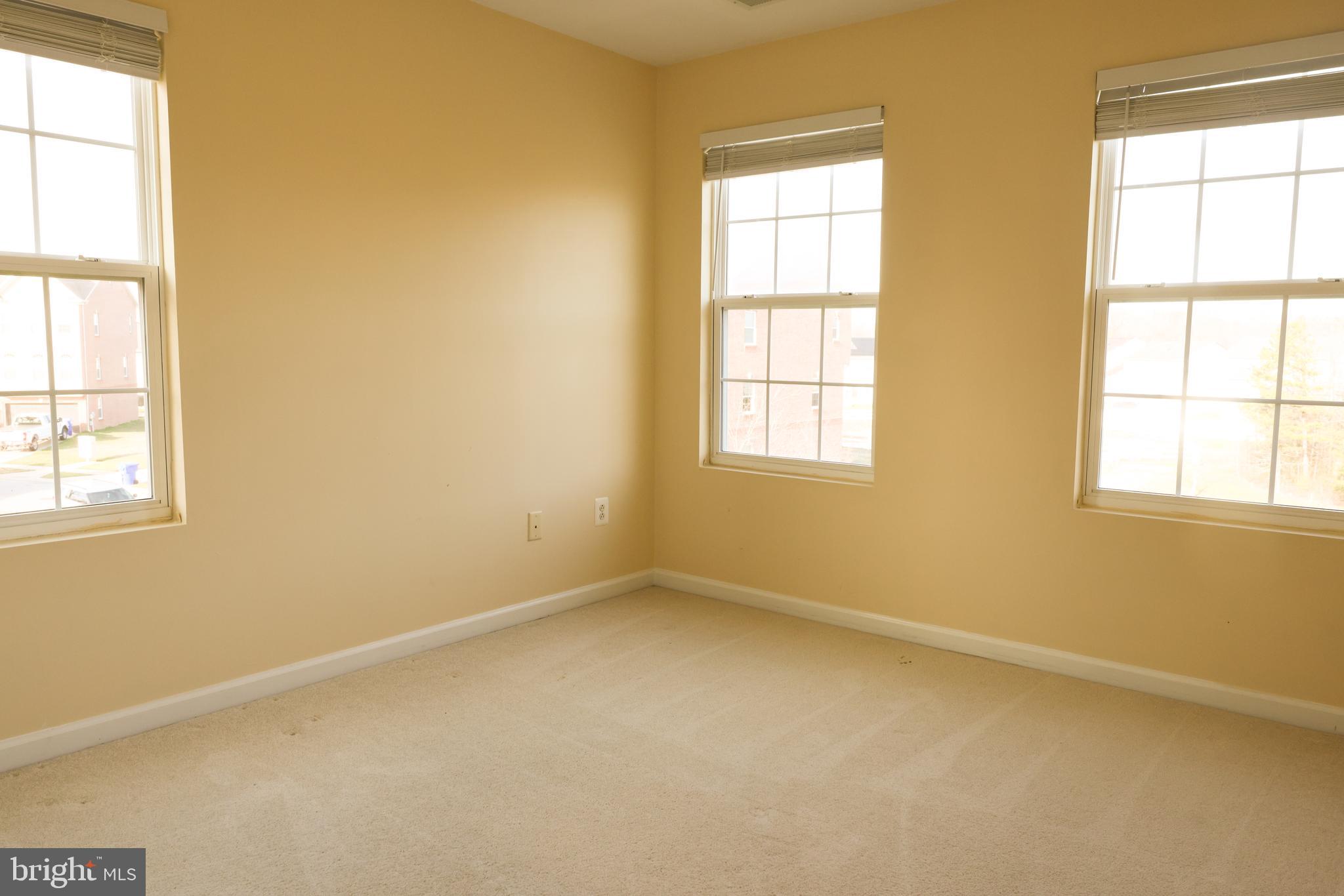 ST CHARLES SUB - SHEFFIELD - Residential Lease