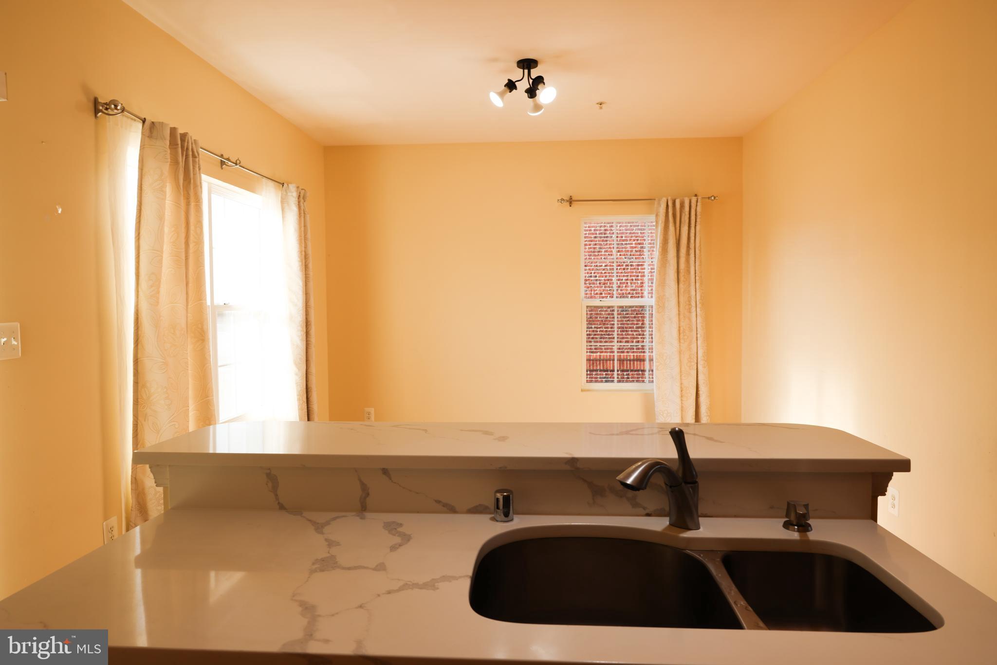 ST CHARLES SUB - SHEFFIELD - Residential Lease