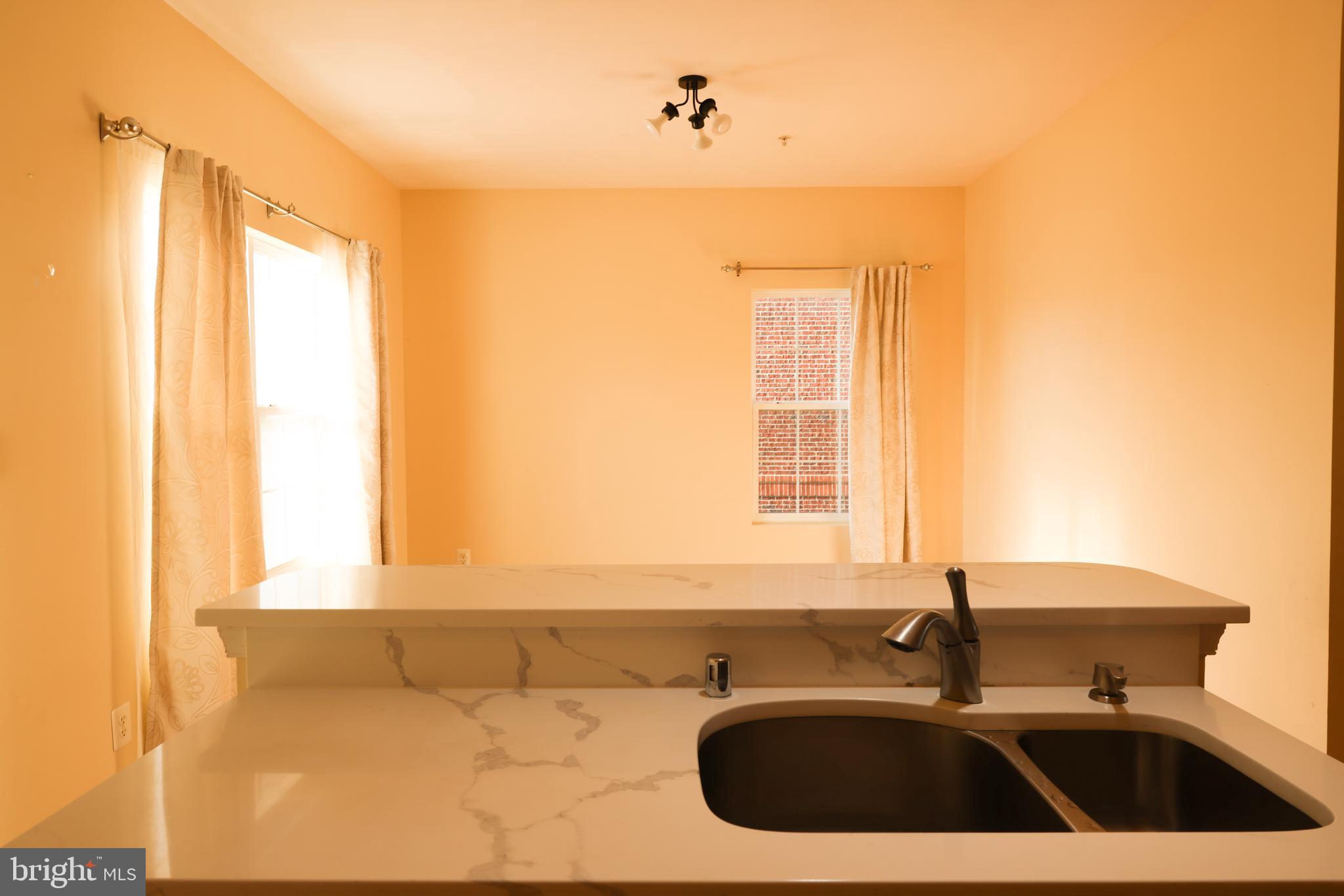 ST CHARLES SUB - SHEFFIELD - Residential Lease