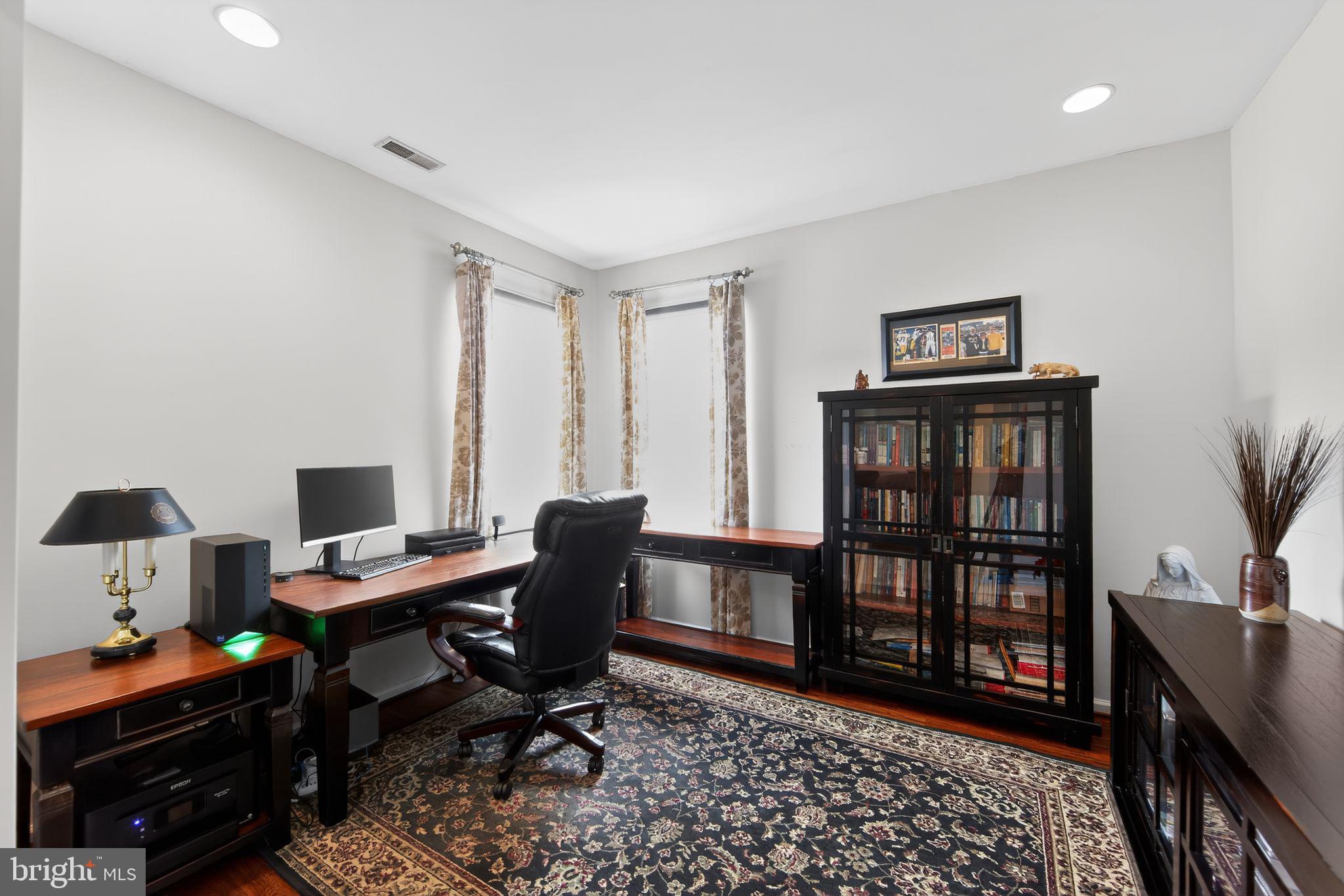 1300 DAWMAN ROAD 438-53