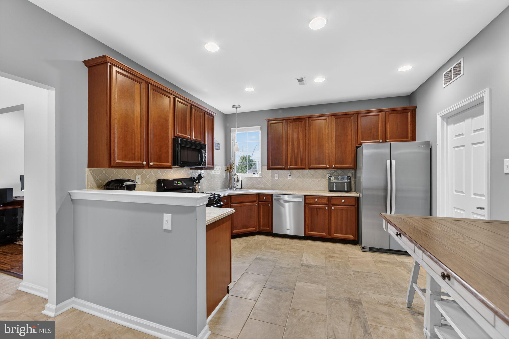 VILLAGES AT HILLVIEW - Residential