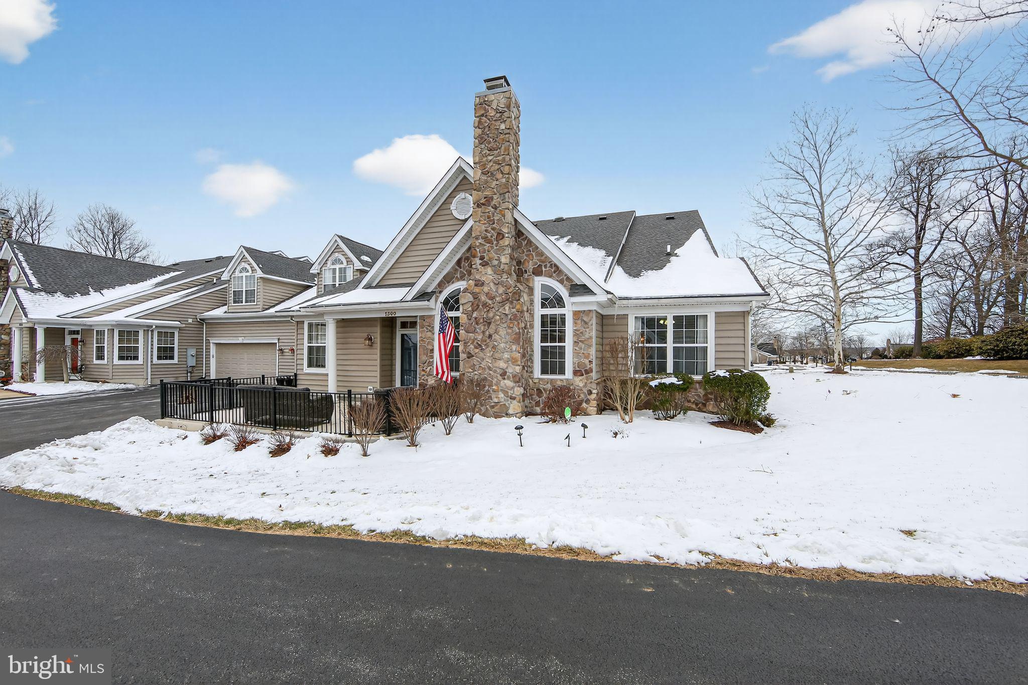 VILLAGES AT HILLVIEW - Residential