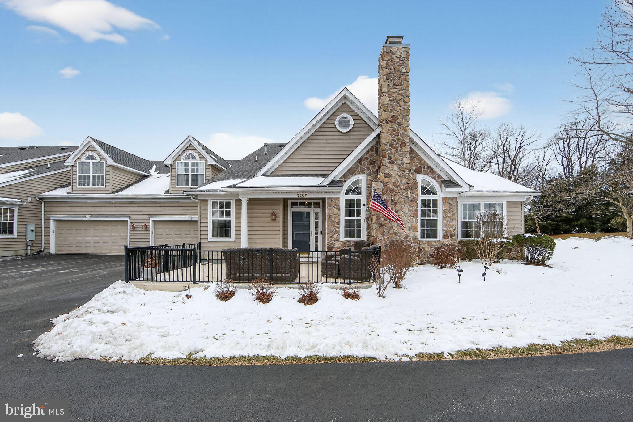 VILLAGES AT HILLVIEW - Residential