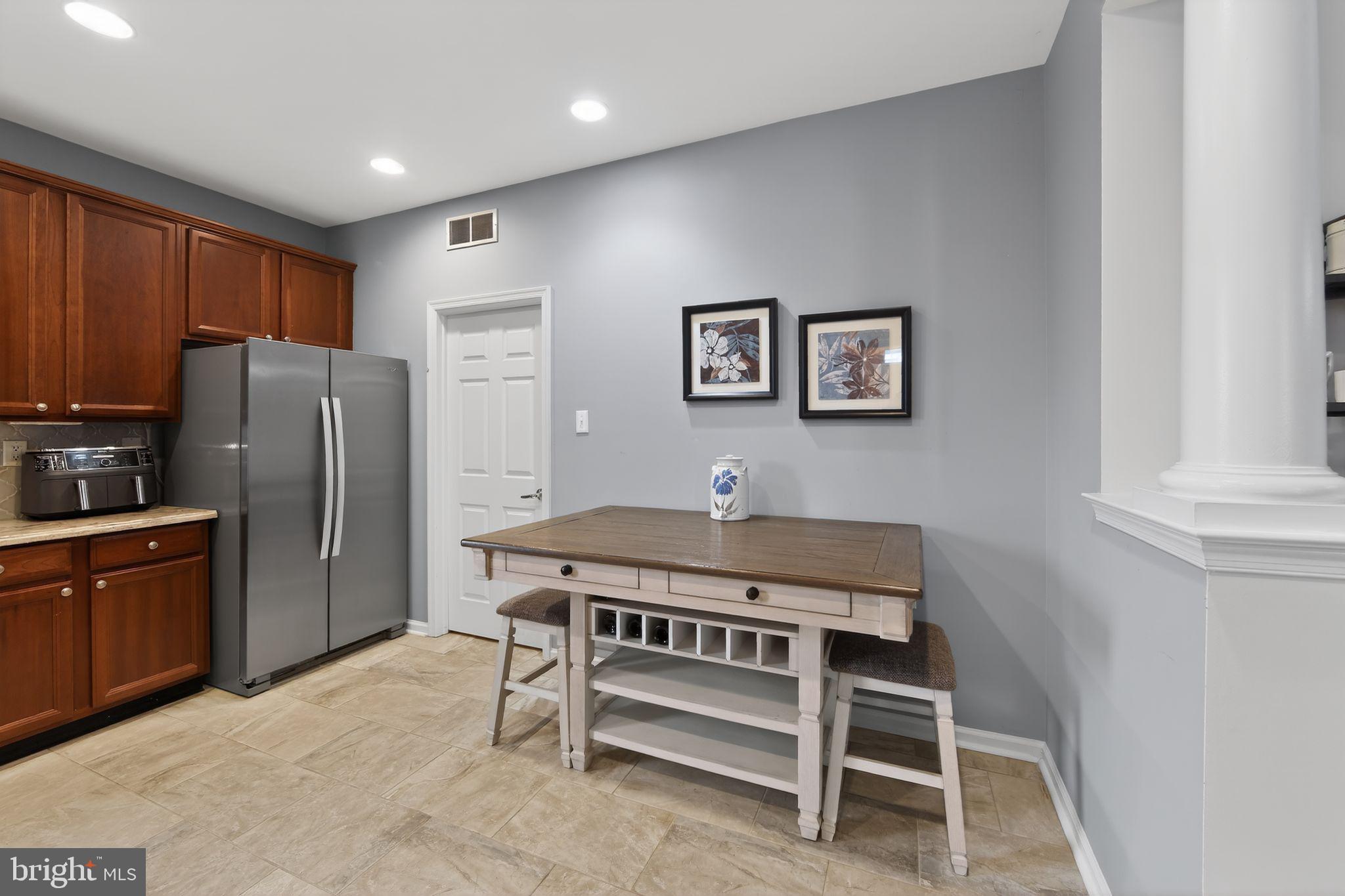 VILLAGES AT HILLVIEW - Residential