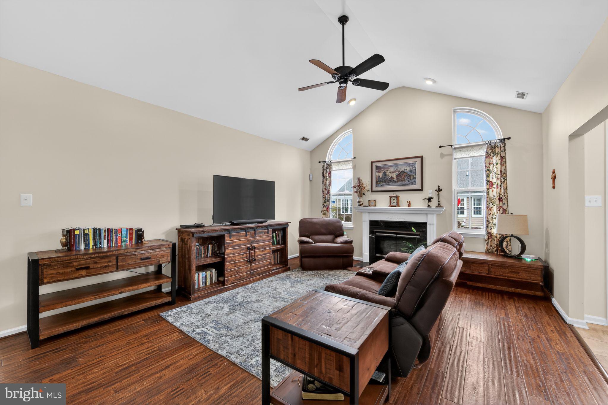 1300 DAWMAN ROAD 438-53