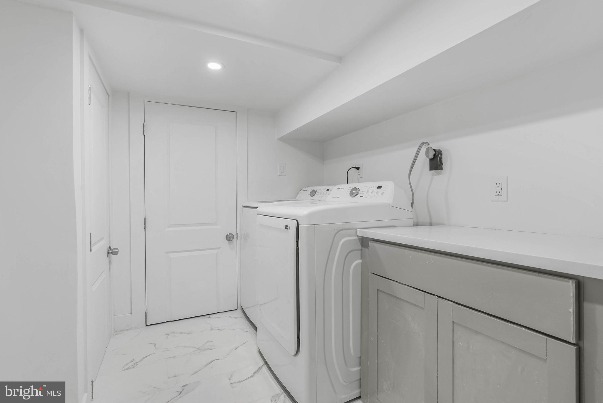 WALNUT HILL - Residential