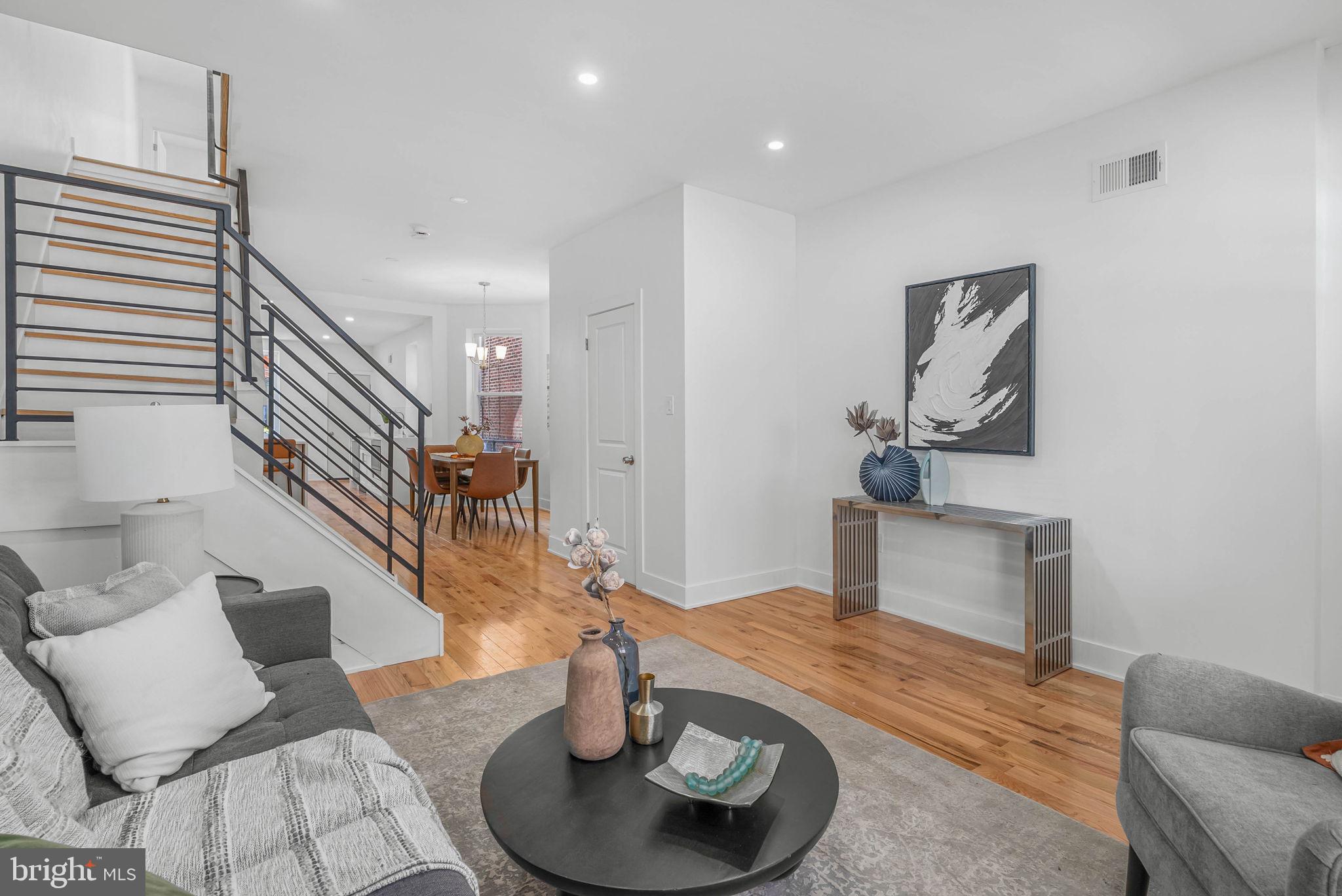 WALNUT HILL - Residential