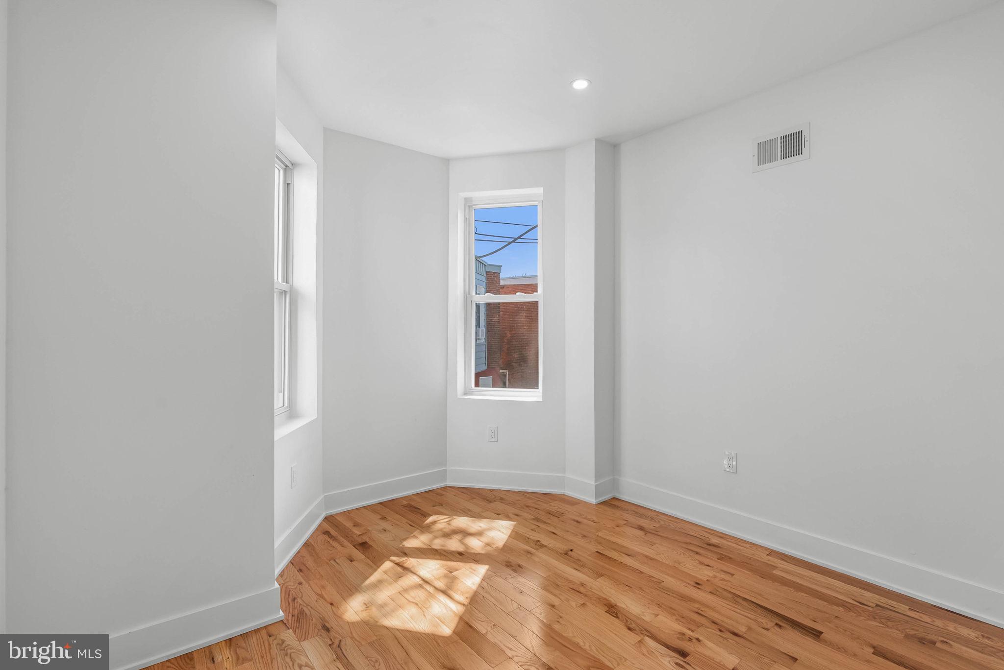 WALNUT HILL - Residential