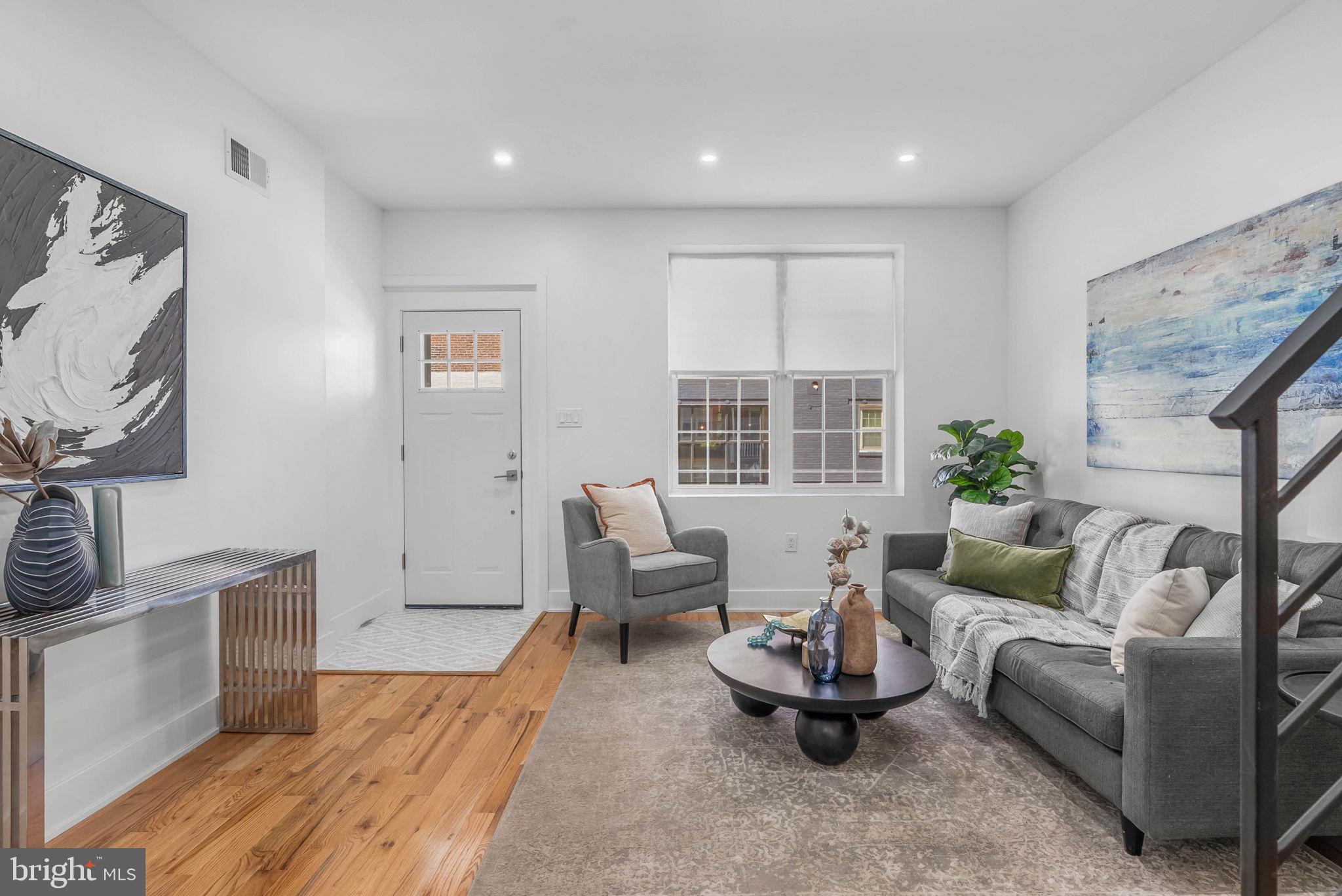 WALNUT HILL - Residential