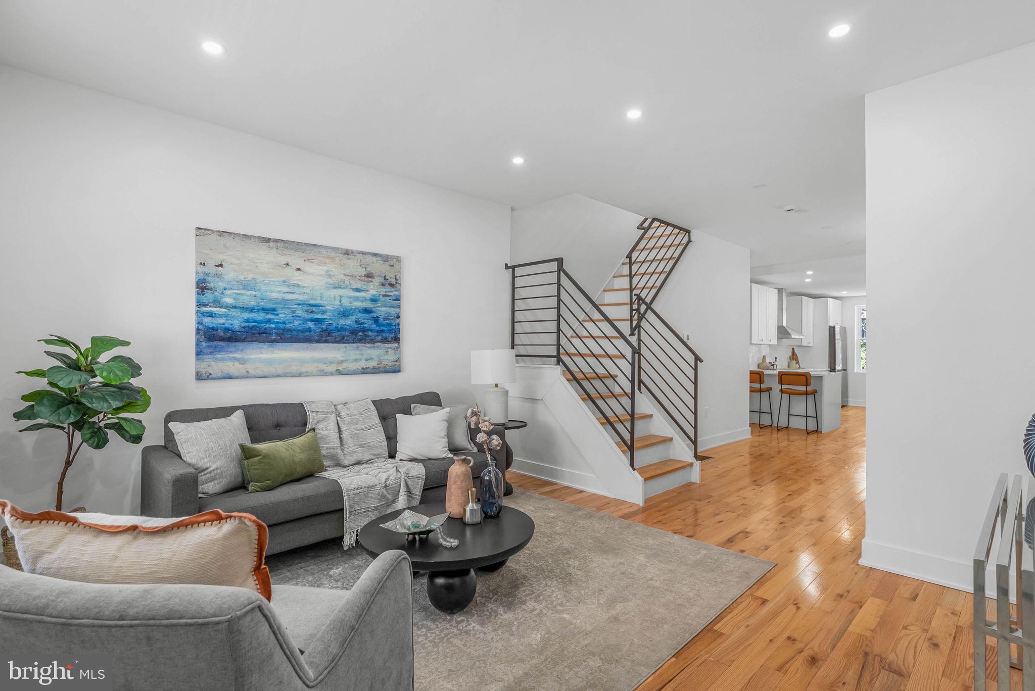 WALNUT HILL - Residential