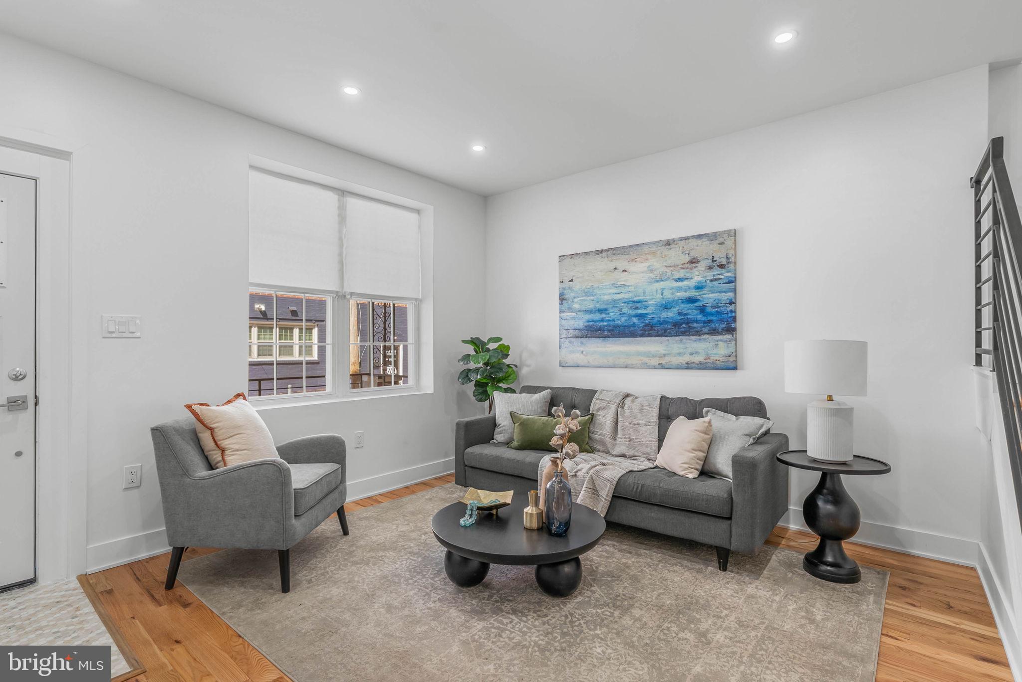 WALNUT HILL - Residential
