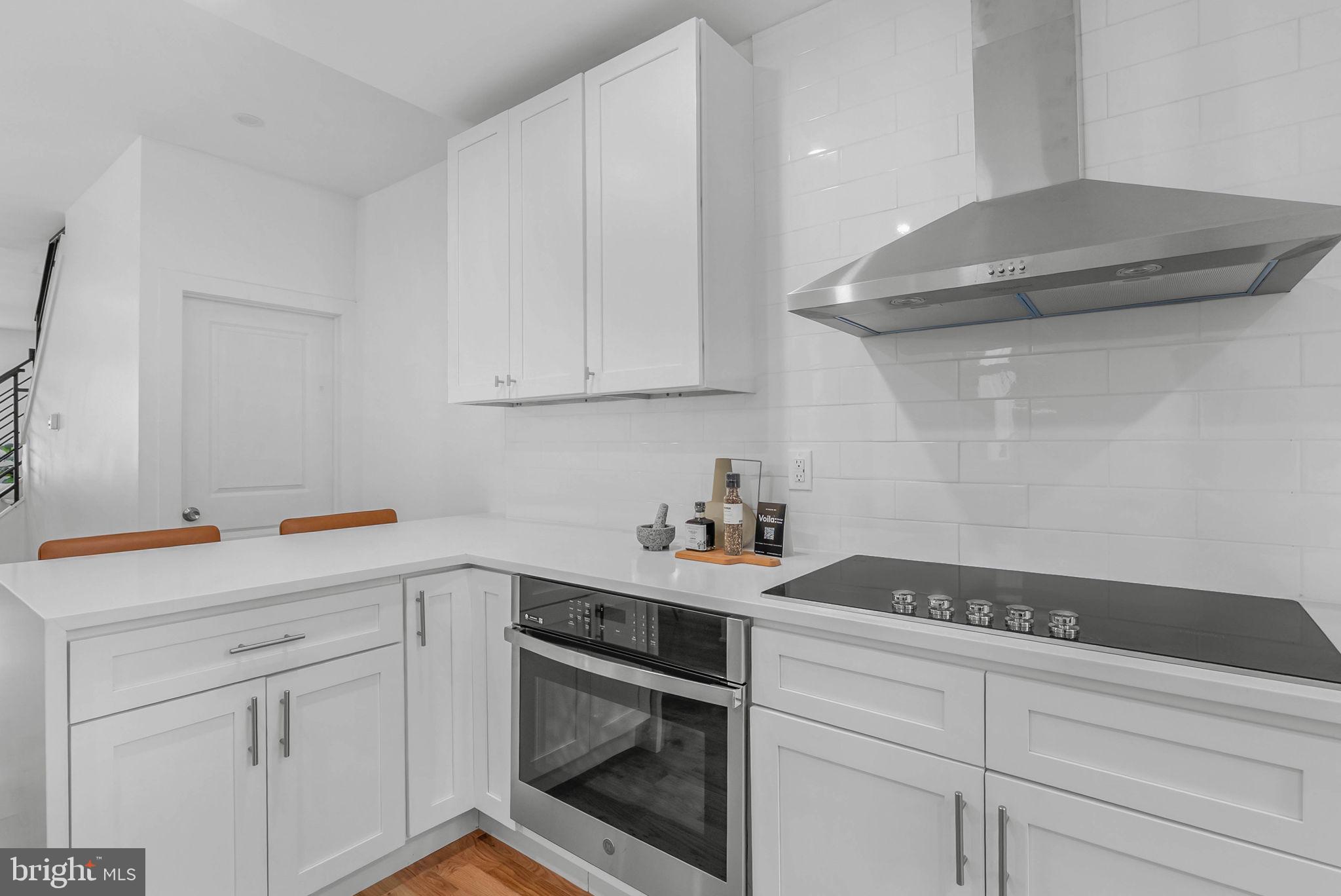 WALNUT HILL - Residential