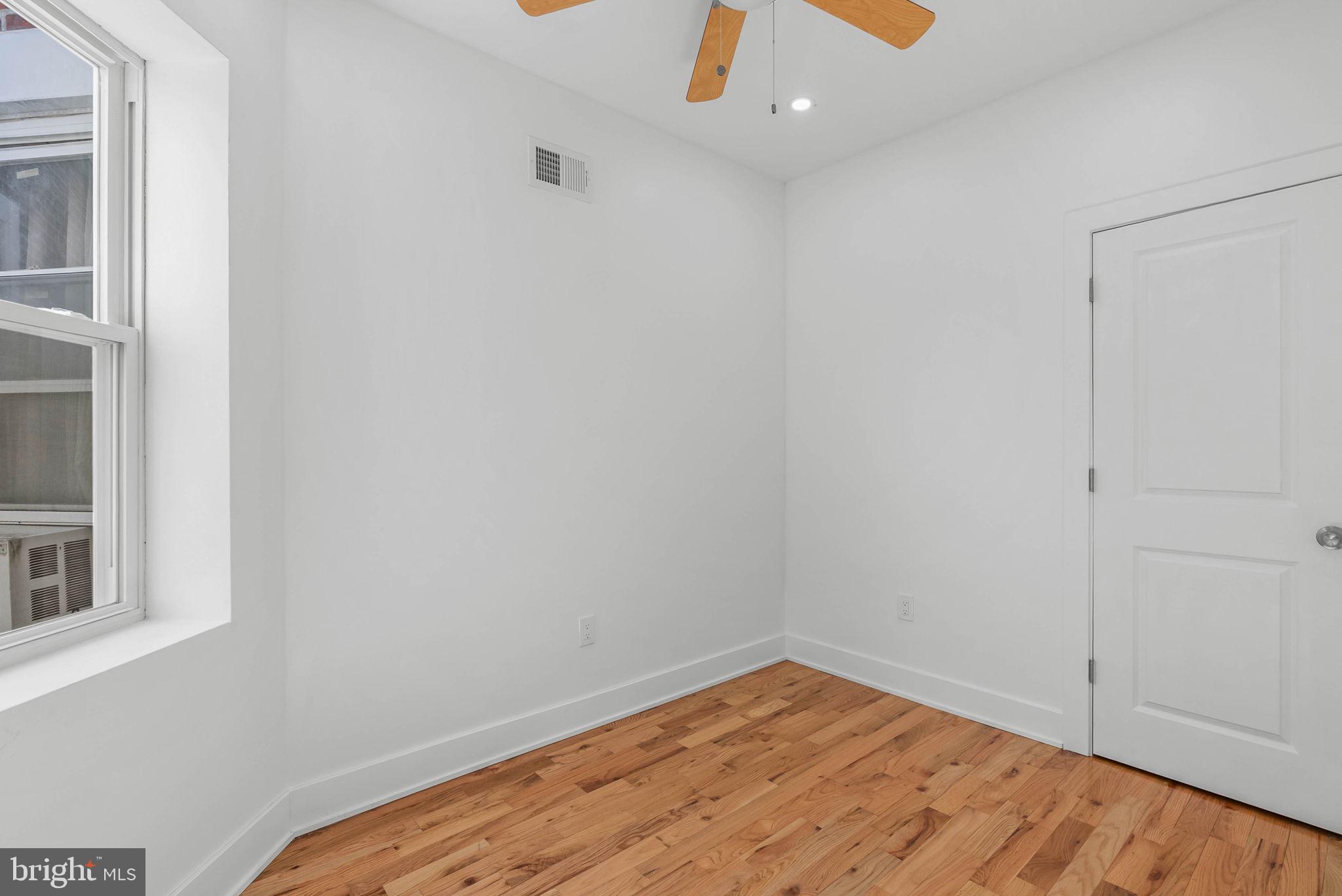 WALNUT HILL - Residential