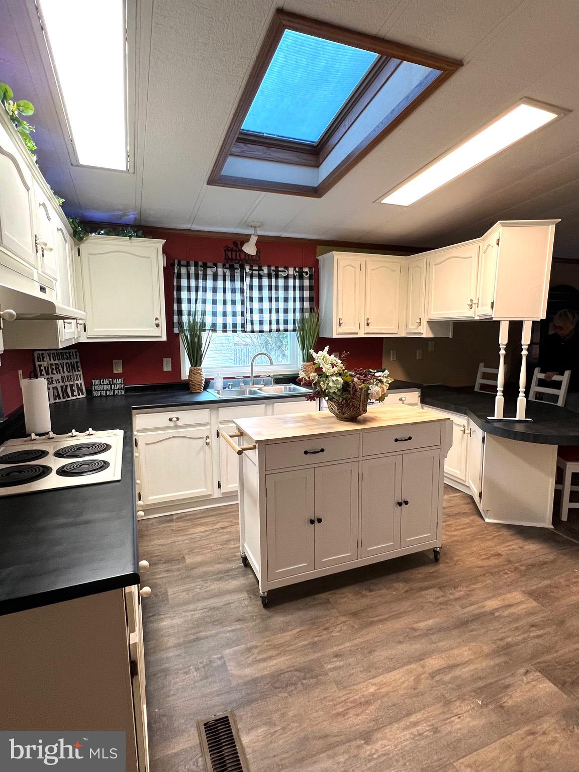 RED HILL ESTS - Residential