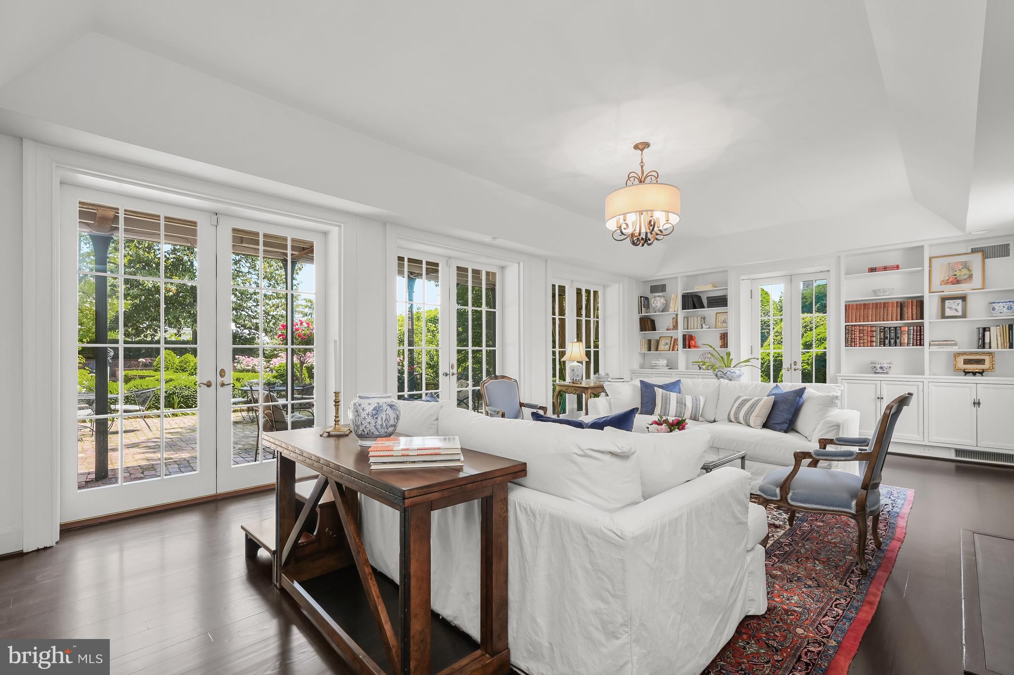 GEORGETOWN - Residential