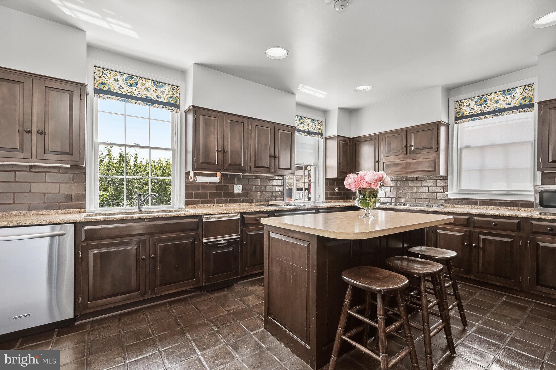 GEORGETOWN - Residential