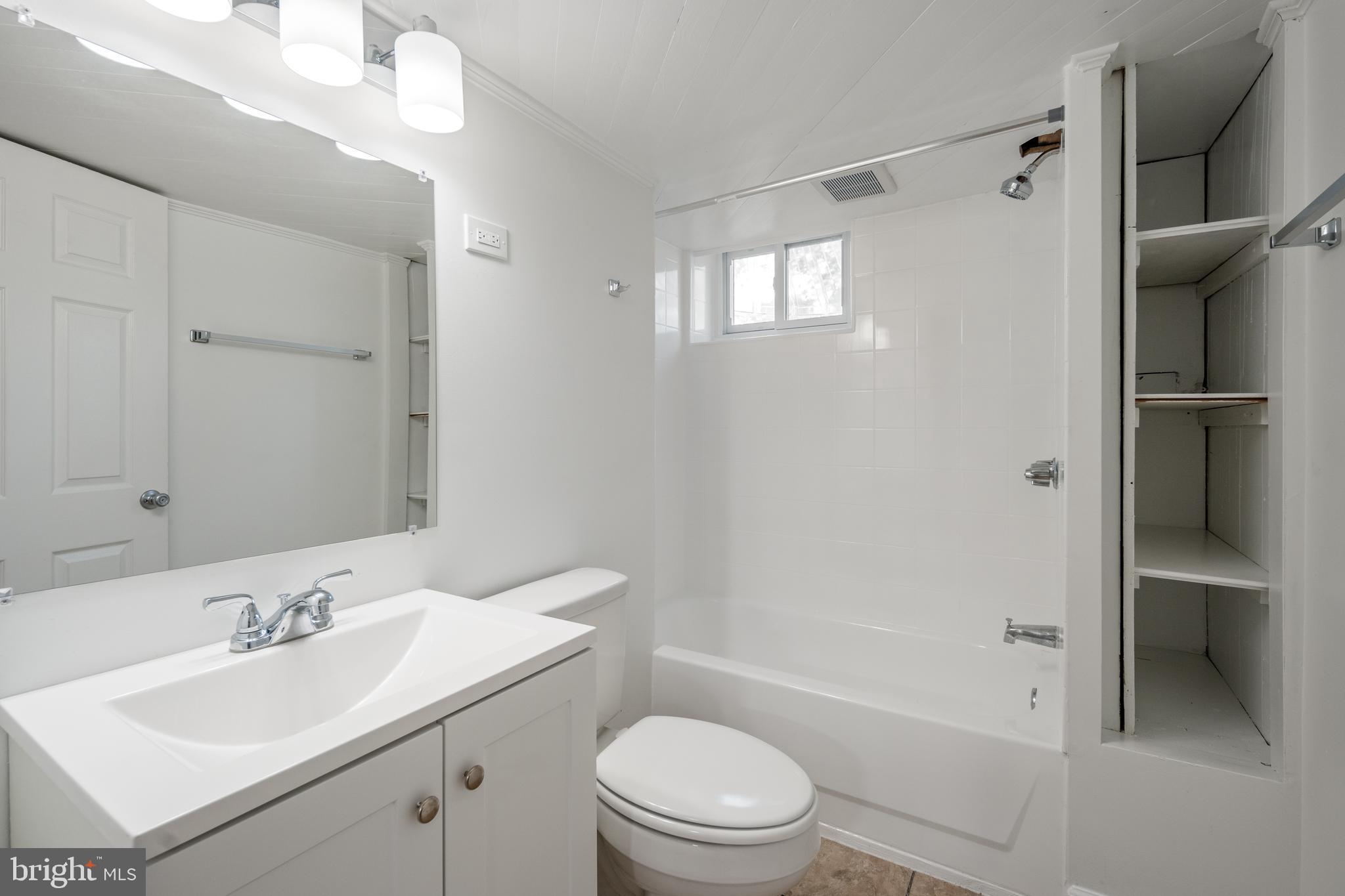 WESTCHESTER ESTATES - Residential Lease