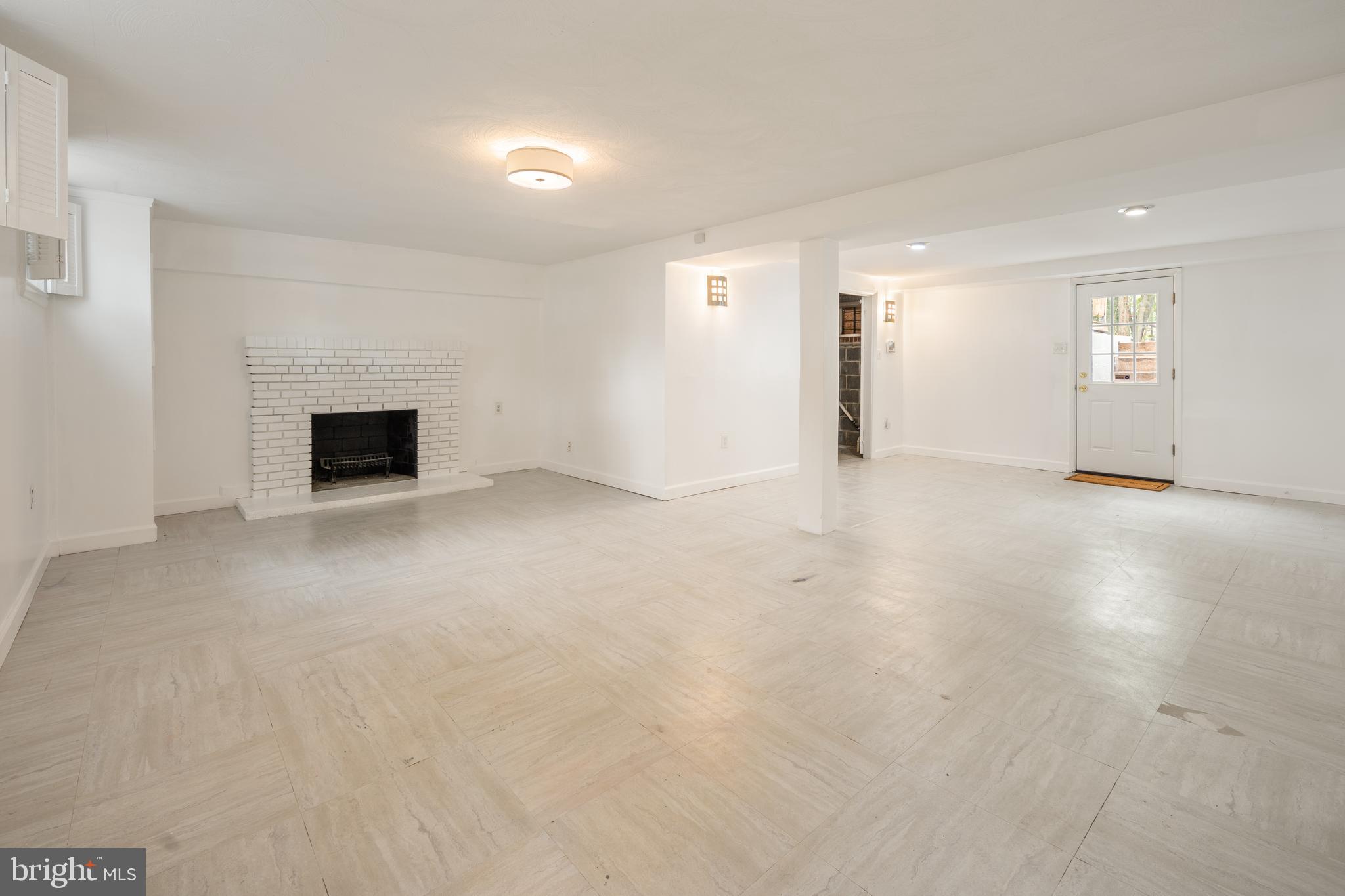 WESTCHESTER ESTATES - Residential Lease