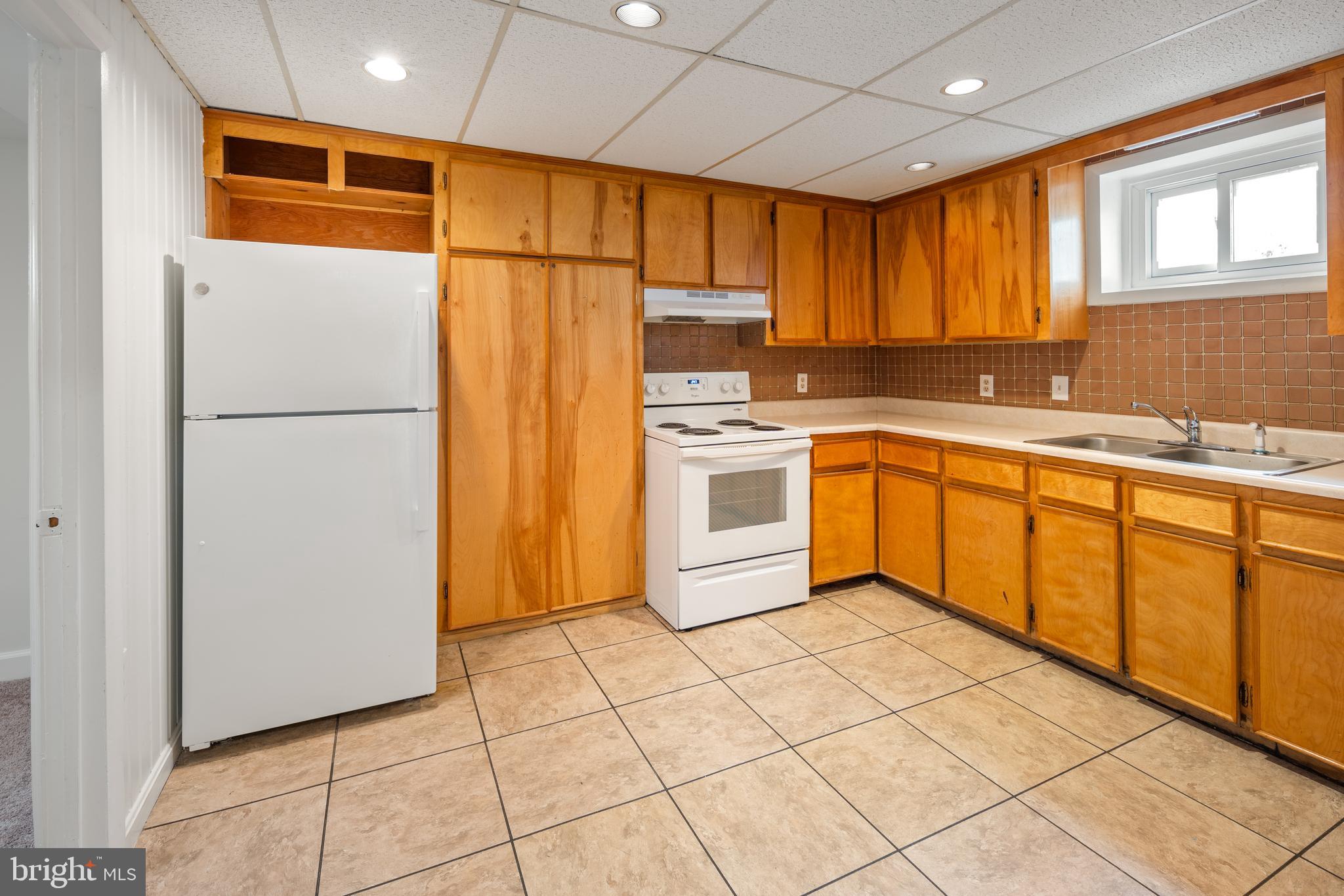 WESTCHESTER ESTATES - Residential Lease