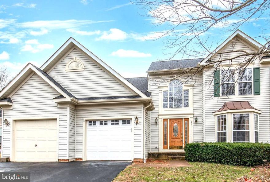 GREAT HOME IN AUSTIN RIDGE ON CUL-DE-SAC STREET. 2 CAR GARAGE - INVITING OPEN AND SPACIOUS 2 STORY FOYER FOR A GRAND ENTRANCE - LARGE KITCHEN WITH STAINLESS STEEL APPLIANCES - ISLAND - PANTRY - FAMILY ROOM OFF KITCHEN WITH FIREPLACE - LARGE SCREENED IN PORCH FOR RELAXING OR ENTERTAINING - MAIN LEVEL PRIMARY BEDROOM AND EN SUITE BATH WITH  SOAKING TUB AND SEPARATE SHOWER - DUAL SINKS FOR CONVENIENCE - ADDITIONAL HALF BATH ON MAIN LEVEL -  LAUNDRY ROOM OFF GARAGE - UPPER LEVEL CATWALK TO 2 ADDITIONAL GREAT SIZED BEDROOMS AND A FULL BATH WITH DUAL SINKS. EXCELLENT LOCATION CONVENIENT TO MAJOR ROUTES, QUANTICO, FT BELVOIR, SCHOOLS, SHOPPING, RESTAURANTS AND MORE!!
QUALIFYING REQUIREMENTS - 640+ CREDIT SCORES, LOW DEBT TO RENT AND DEBT TO RENT RATIOS OF 30% OR LESS, RENTAL HISTORY WITH ALL PAYMENTS ON TIME, CLEAR BACKGROUND CHECK.  $50.00 APP FEE PER ADULT - $44.95 MONTHLY RESIDENTS BENEFITS PACKAGE.