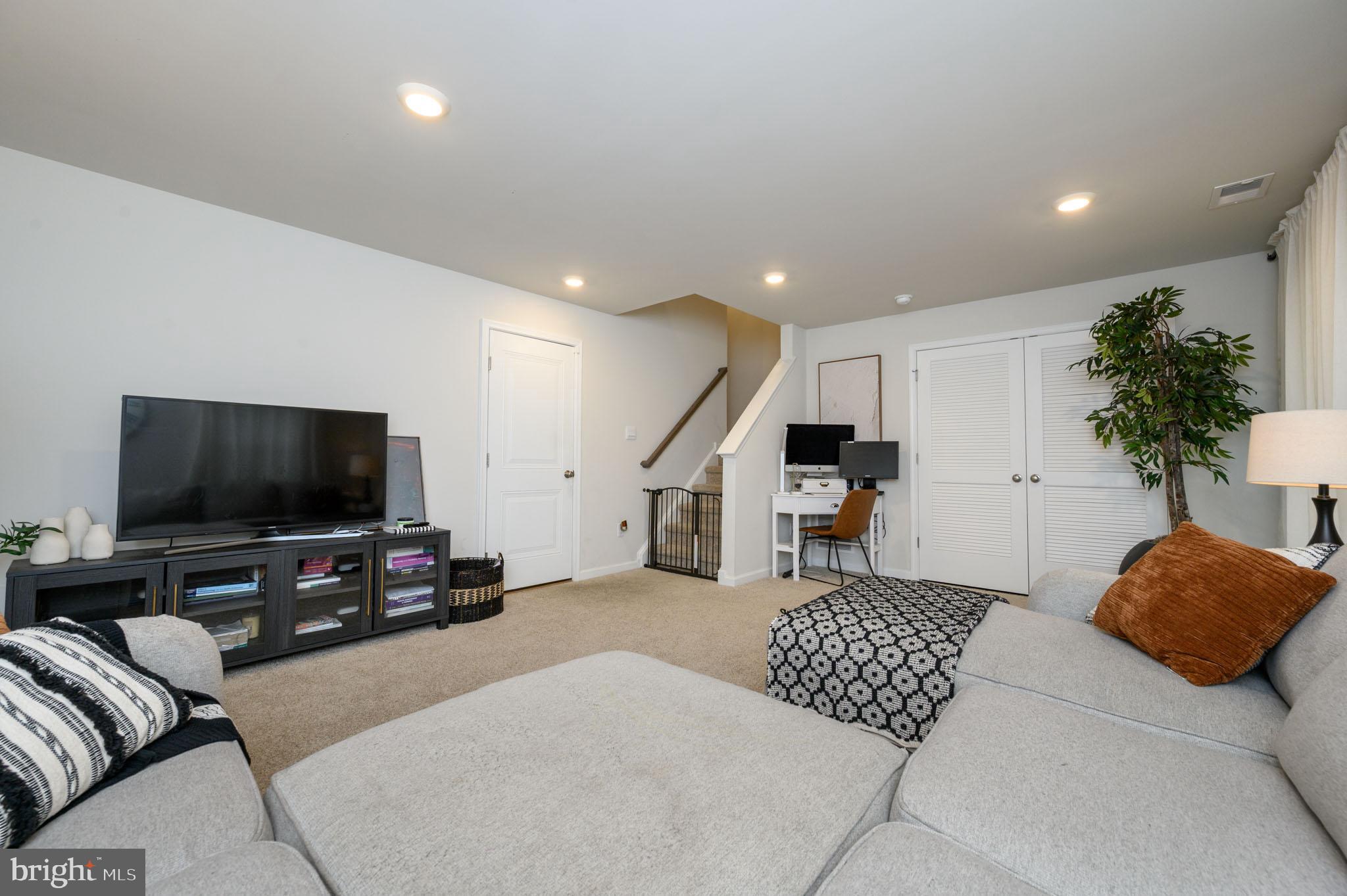 MT HOLLY GARDENS - Residential