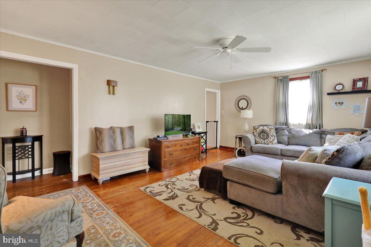 307 SUMMIT AVENUE