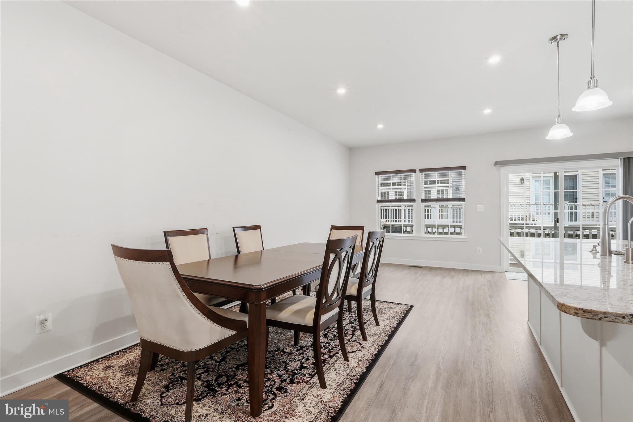 ARCOLA TOWN CENTER - Residential