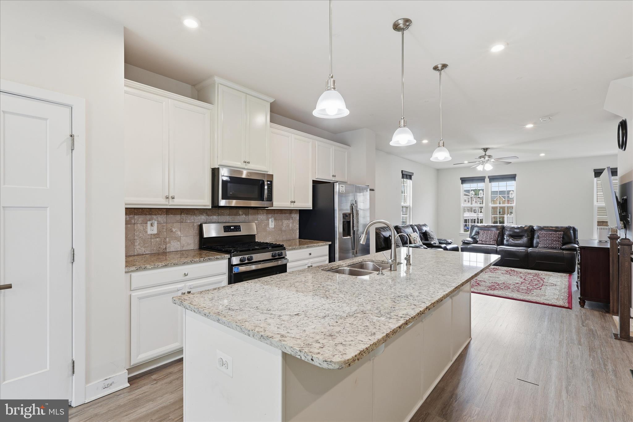 ARCOLA TOWN CENTER - Residential