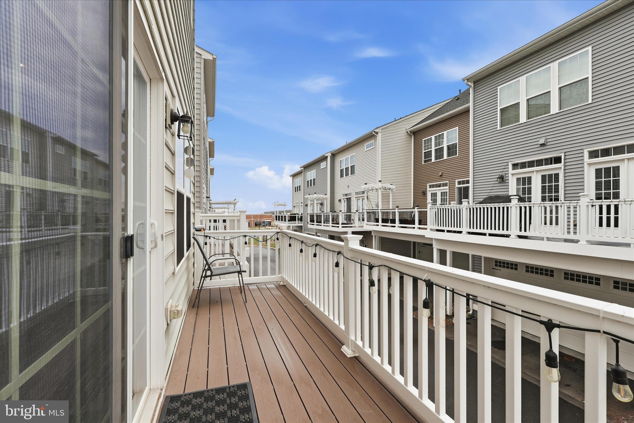 ARCOLA TOWN CENTER - Residential