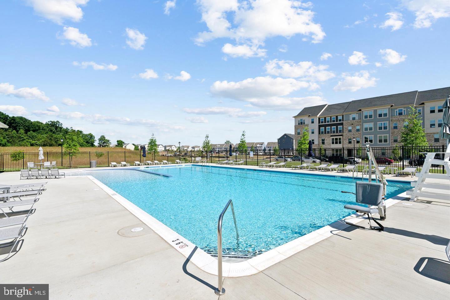 ARCOLA TOWN CENTER - Residential