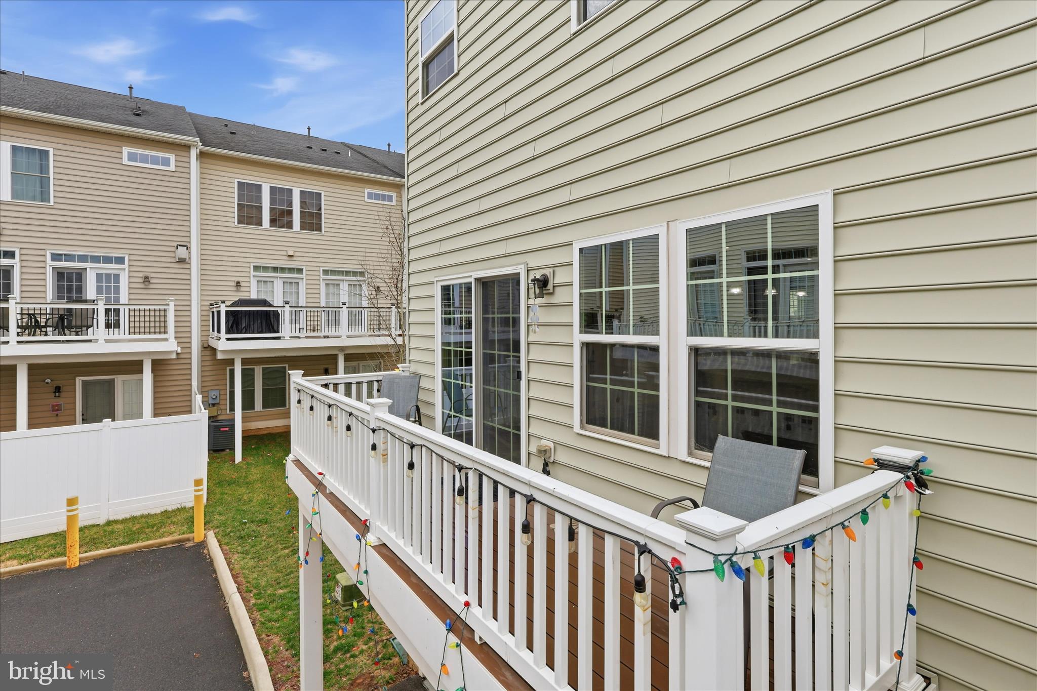 ARCOLA TOWN CENTER - Residential