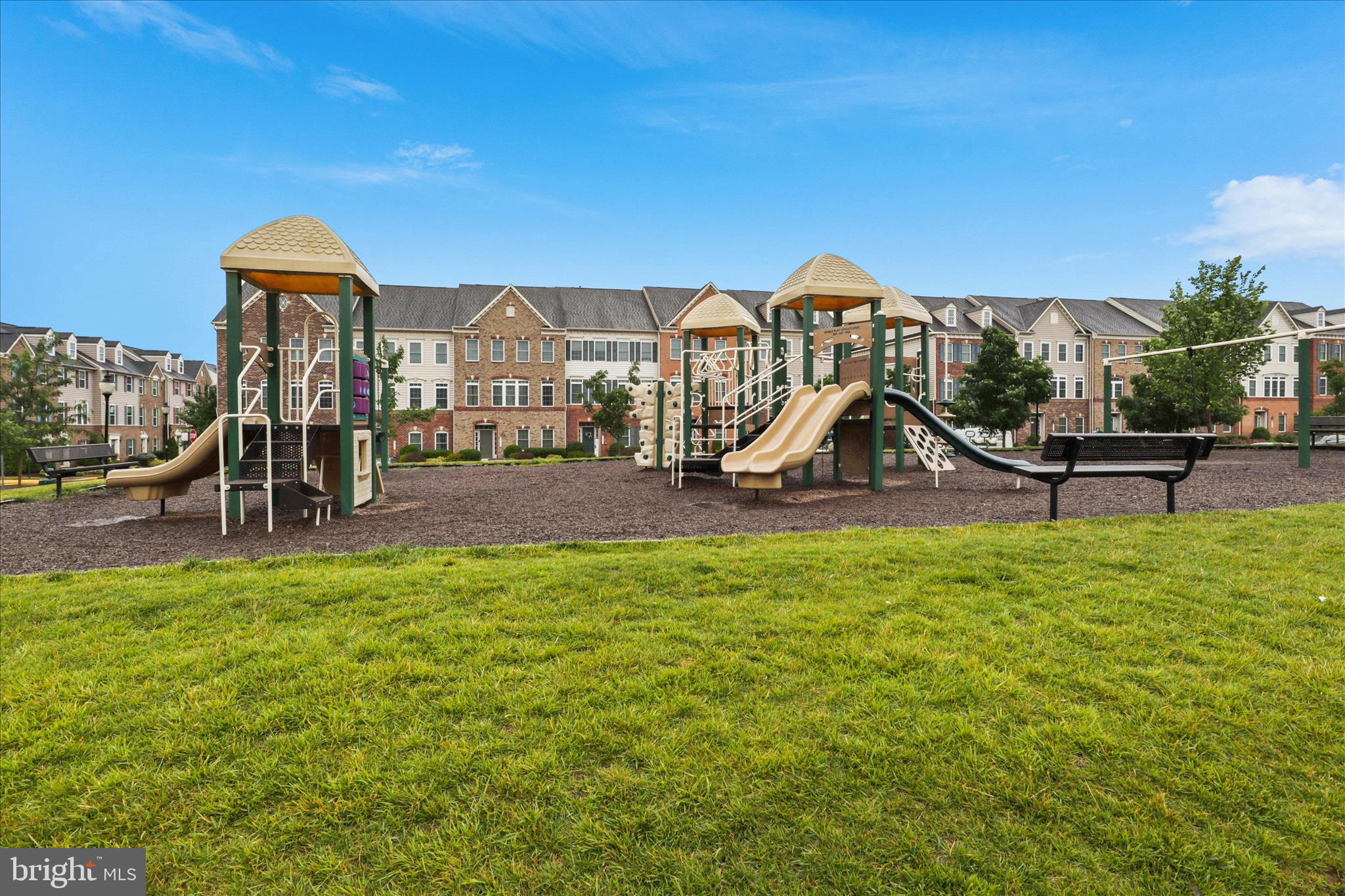 ARCOLA TOWN CENTER - Residential